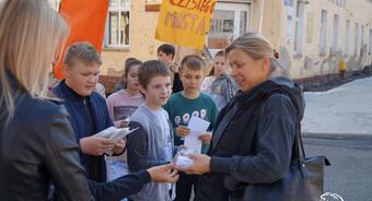 Zachęcają mieszkańców do sprzątania po psach