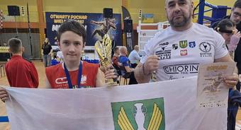 Antek Pasikowski z pucharem Wielkopolski w Muaythai