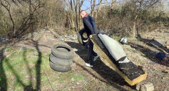 Nie zaśmiecajmy gminy! Osadzeni ruszyli do sprzątania