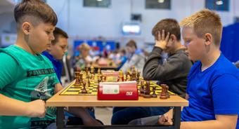 Szachiści opanowali halę sportowo-edukacyjną