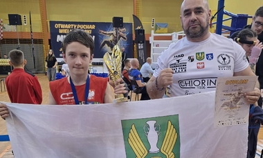 Antek Pasikowski z pucharem Wielkopolski w Muaythai